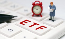 ETF规模速报 | 科创芯片ETF净流出逾30亿元