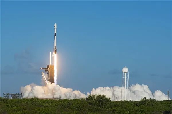 全球科技早参|SpaceX：已确认部署21颗星链卫星