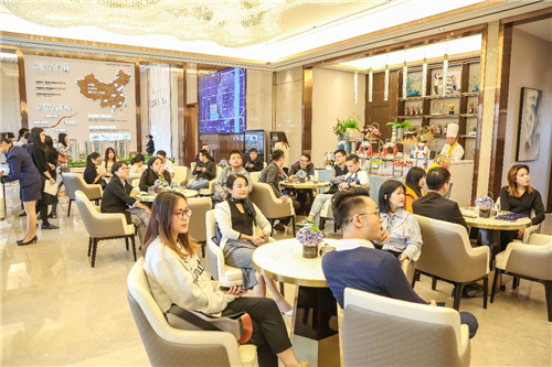 南昌知名地产商遇害现场调查：八年债务纠纷酿成惨剧，行凶者何以选择绝路？