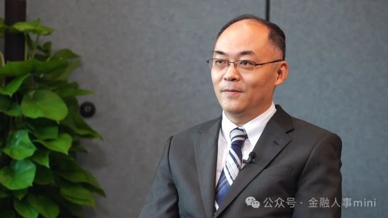 曲亮获批担任光大金租董事长
