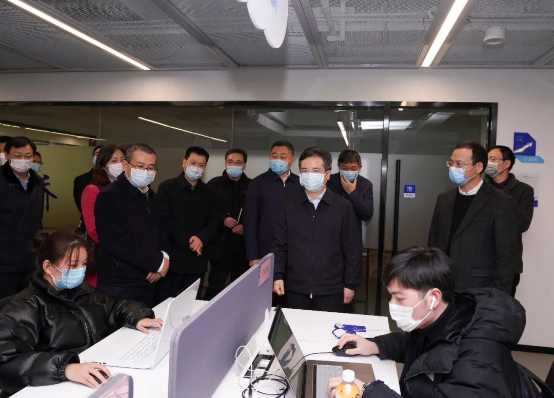“真金白银”增强投资者获得感 近30家券商拟年中大派现