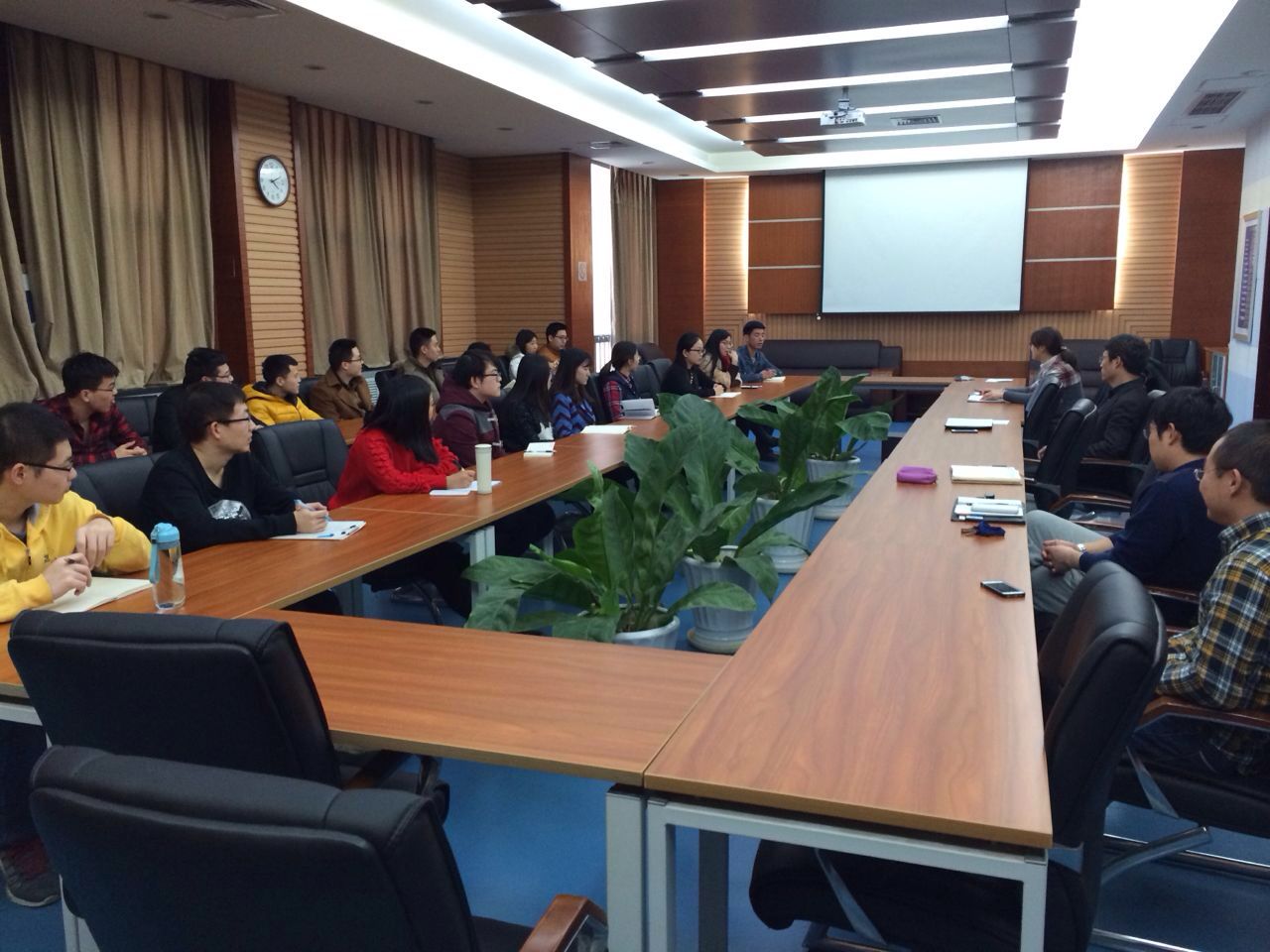 深度对话|中欧国际工商学院汪泓院长:中欧培养的学生要有比商业成功更高的追求