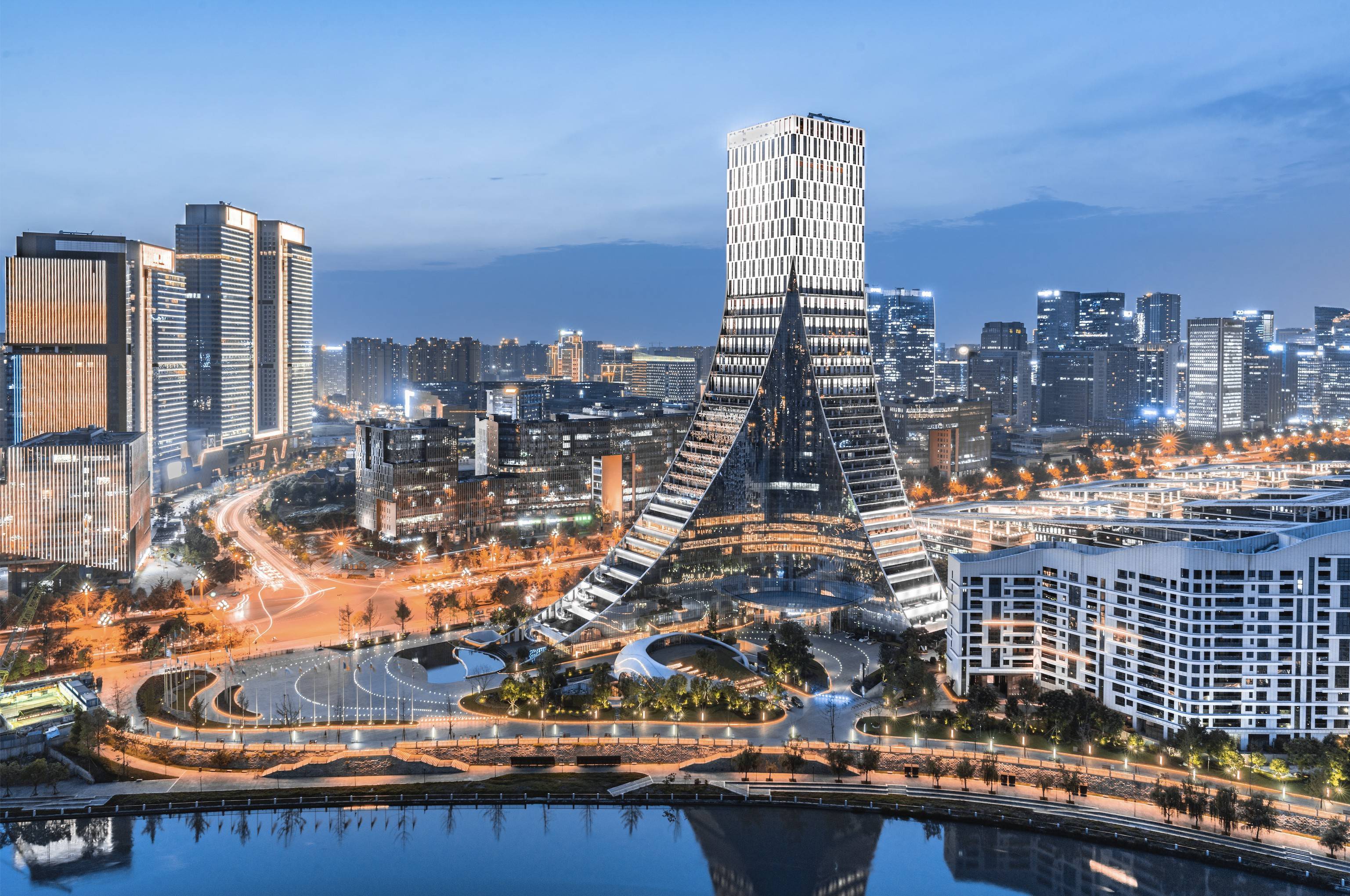 A股上周回调，多只公募FOF单周跌超1%，业内：关注股债多元机会