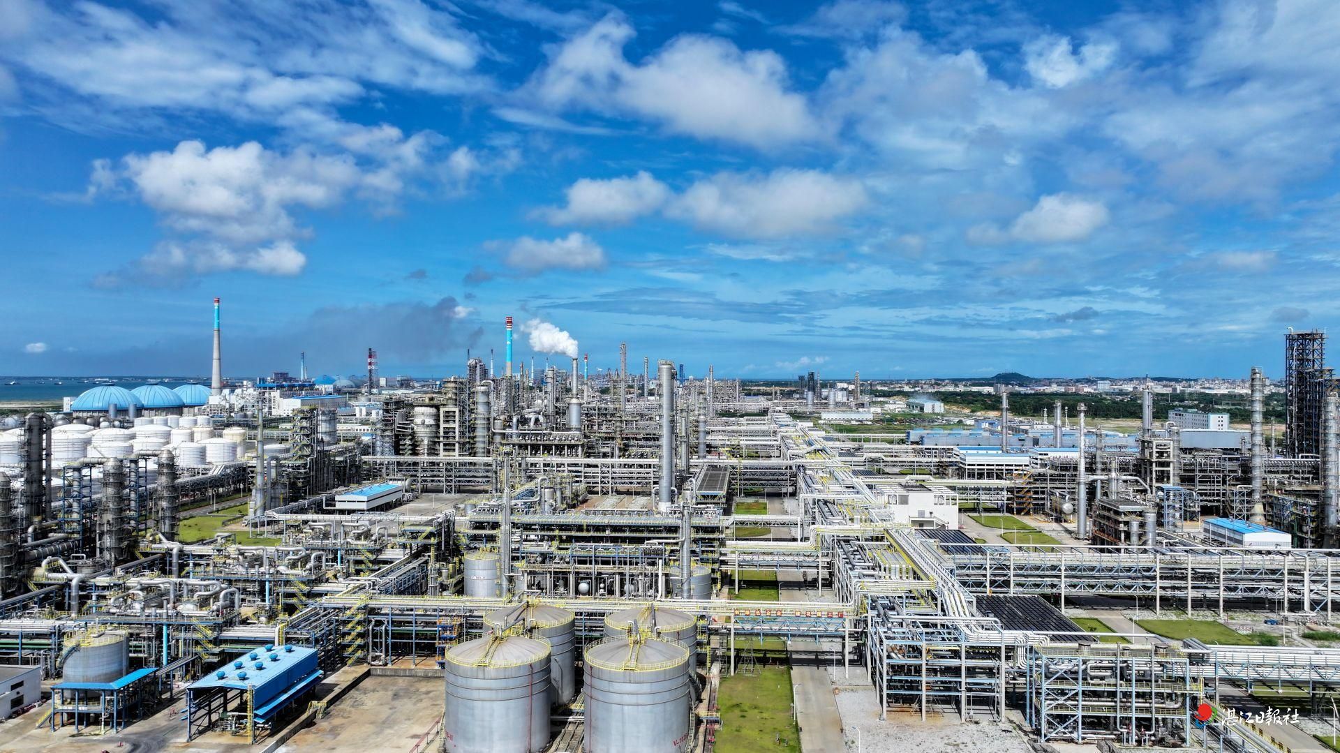 越秀地产2025年中报：业绩高质量增长，核心财务指标领跑行业