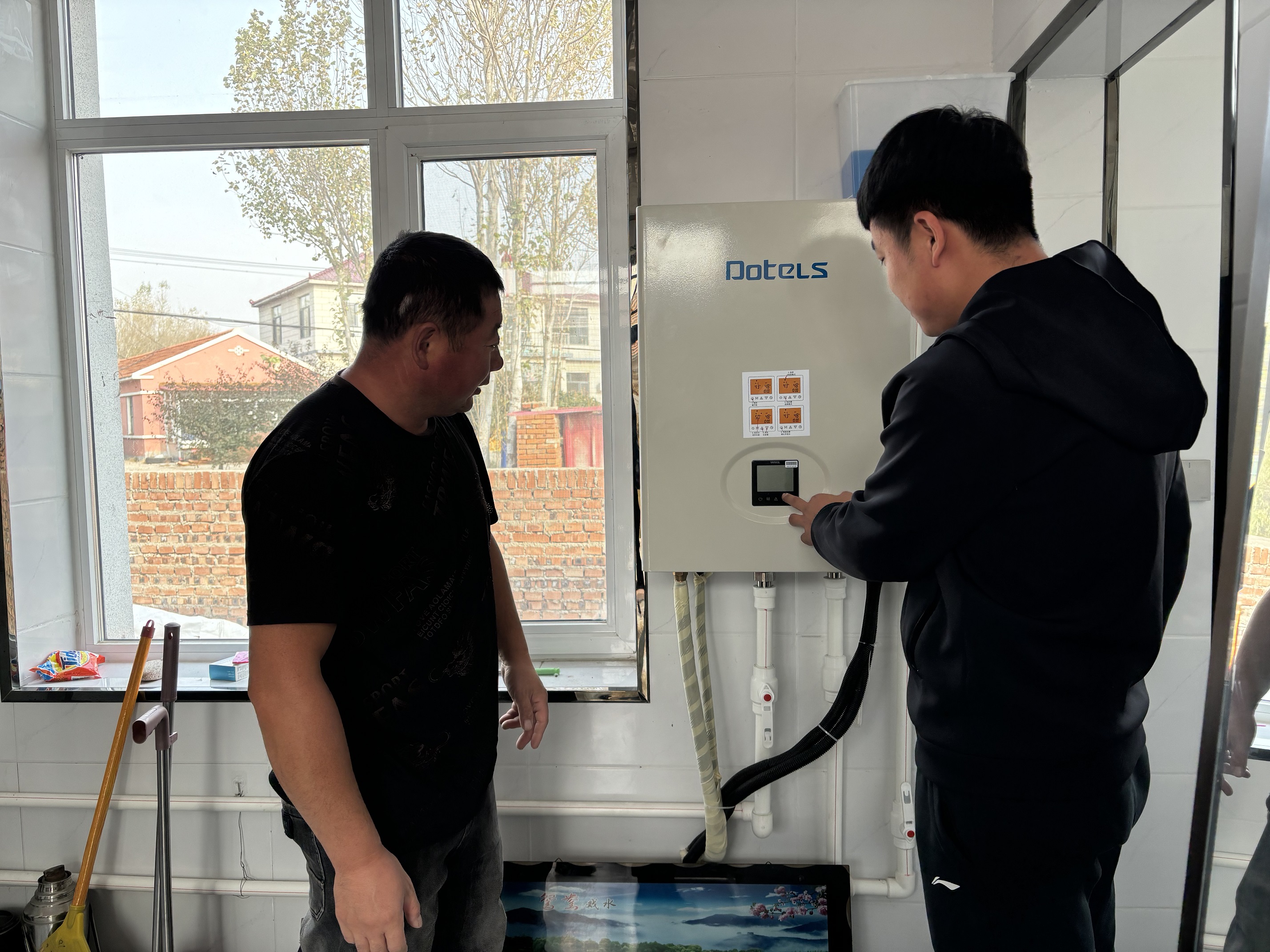 政策“组合拳”发力显效 A股正向循环链条已形成