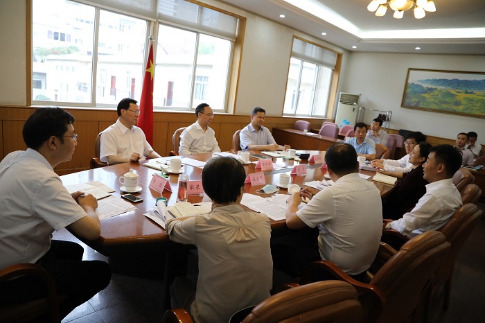 金融监管总局局长李云泽:稳妥有序推进中小金融机构兼并重组、减量提质