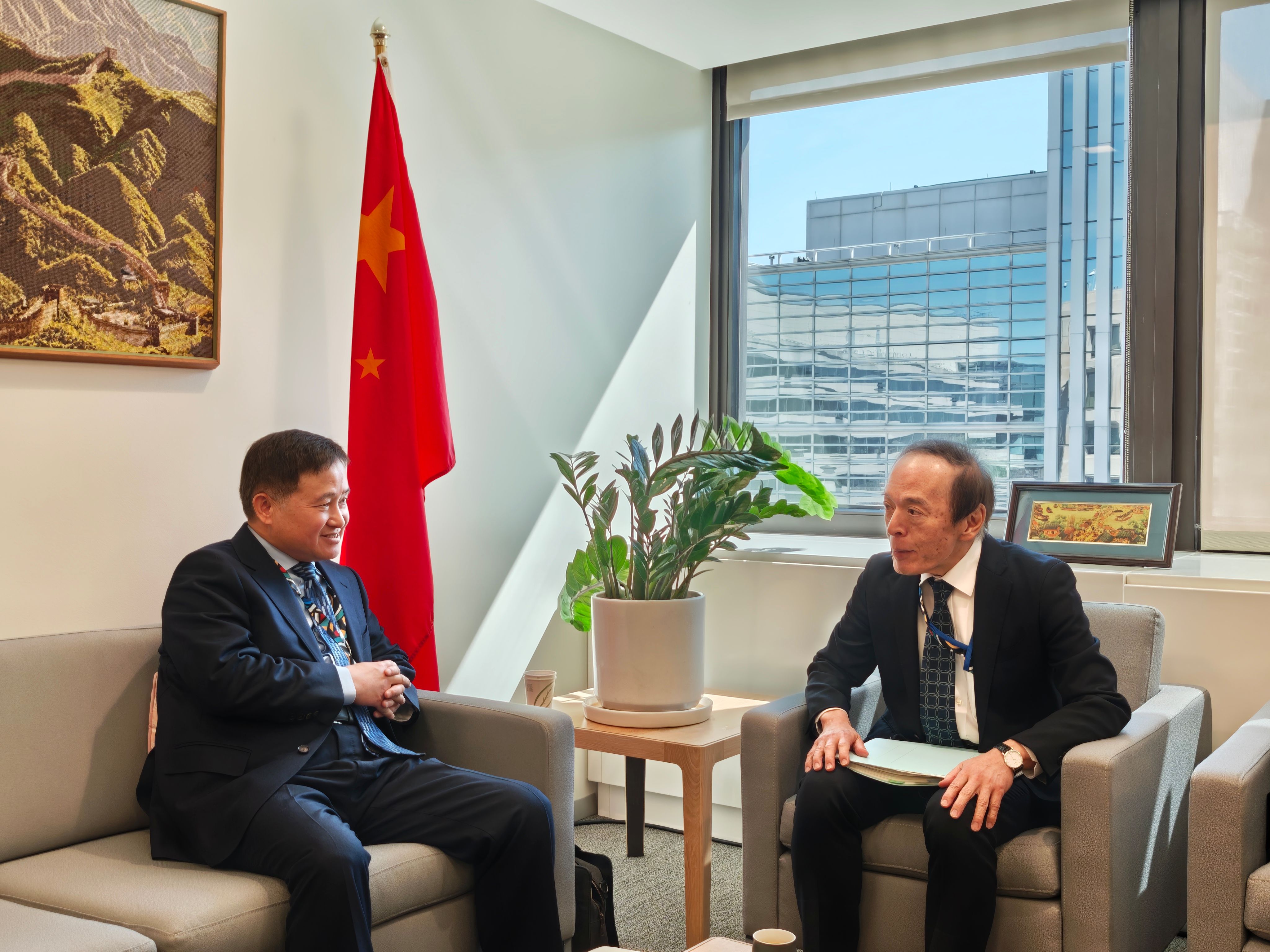 央行行长潘功胜：研究实施支持个人修复信用的政策措施